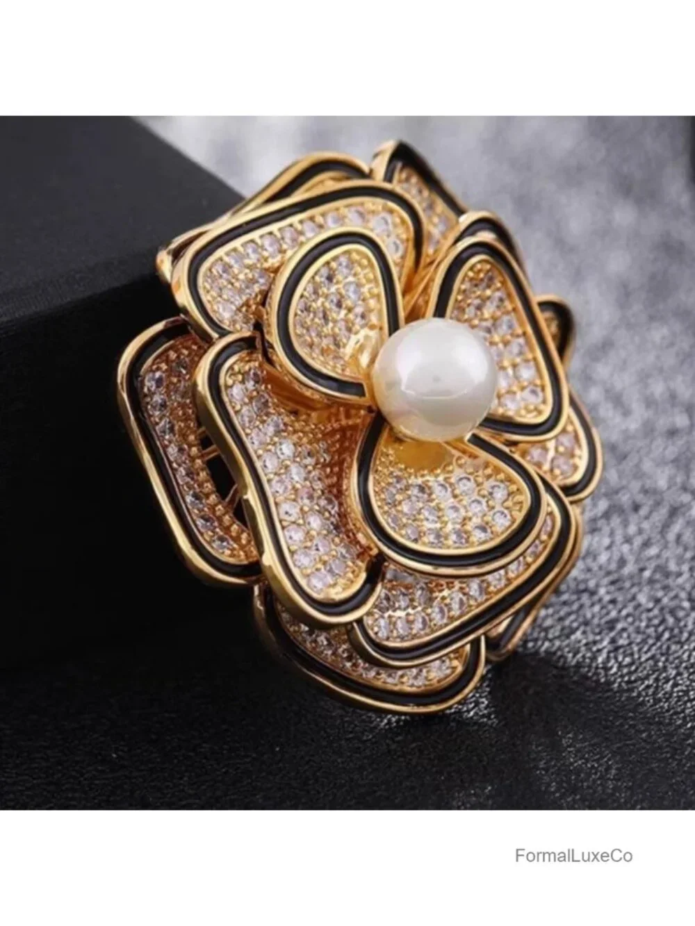 Crystal Pearl Rhinestone Flower Brooch Pin for Women Wedding Party Scarf Lapel